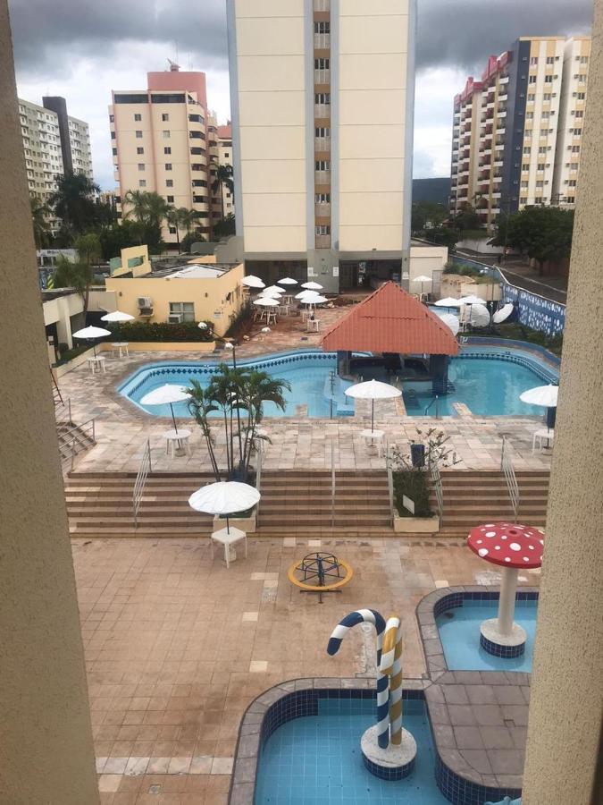 Piscinas Termais De Poco, Em Frente Bares Vips E Badalados, Do Sesc, Varios Restaurantes Tops Ao Redor, Atendimento Com Area De Laser Totalmente Renovada, Nao Paga Pulseira De Entrada, Varanda Do Ap Em Frente A Praca Da Virada De Ano Caldas Novas