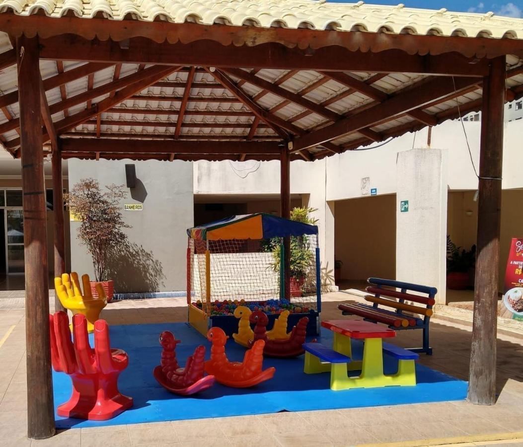 Piscinas Termais De Poco, Em Frente Bares Vips E Badalados, Do Sesc, Varios Restaurantes Tops Ao Redor, Atendimento Com Area De Laser Totalmente Renovada, Nao Paga Pulseira De Entrada, Varanda Do Ap Em Frente A Praca Da Virada De Ano Caldas Novas