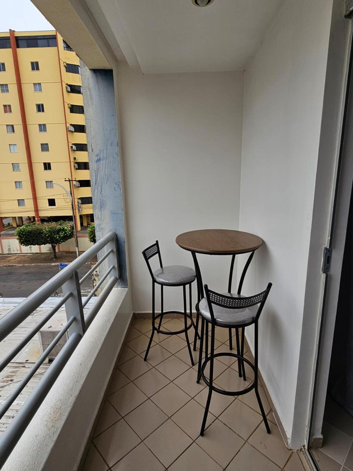 Piscinas Termais De Poco, Em Frente Bares Vips E Badalados, Do Sesc, Varios Restaurantes Tops Ao Redor, Atendimento Com Area De Laser Totalmente Renovada, Nao Paga Pulseira De Entrada, Varanda Do Ap Em Frente A Praca Da Virada De Ano * Caldas Novas
