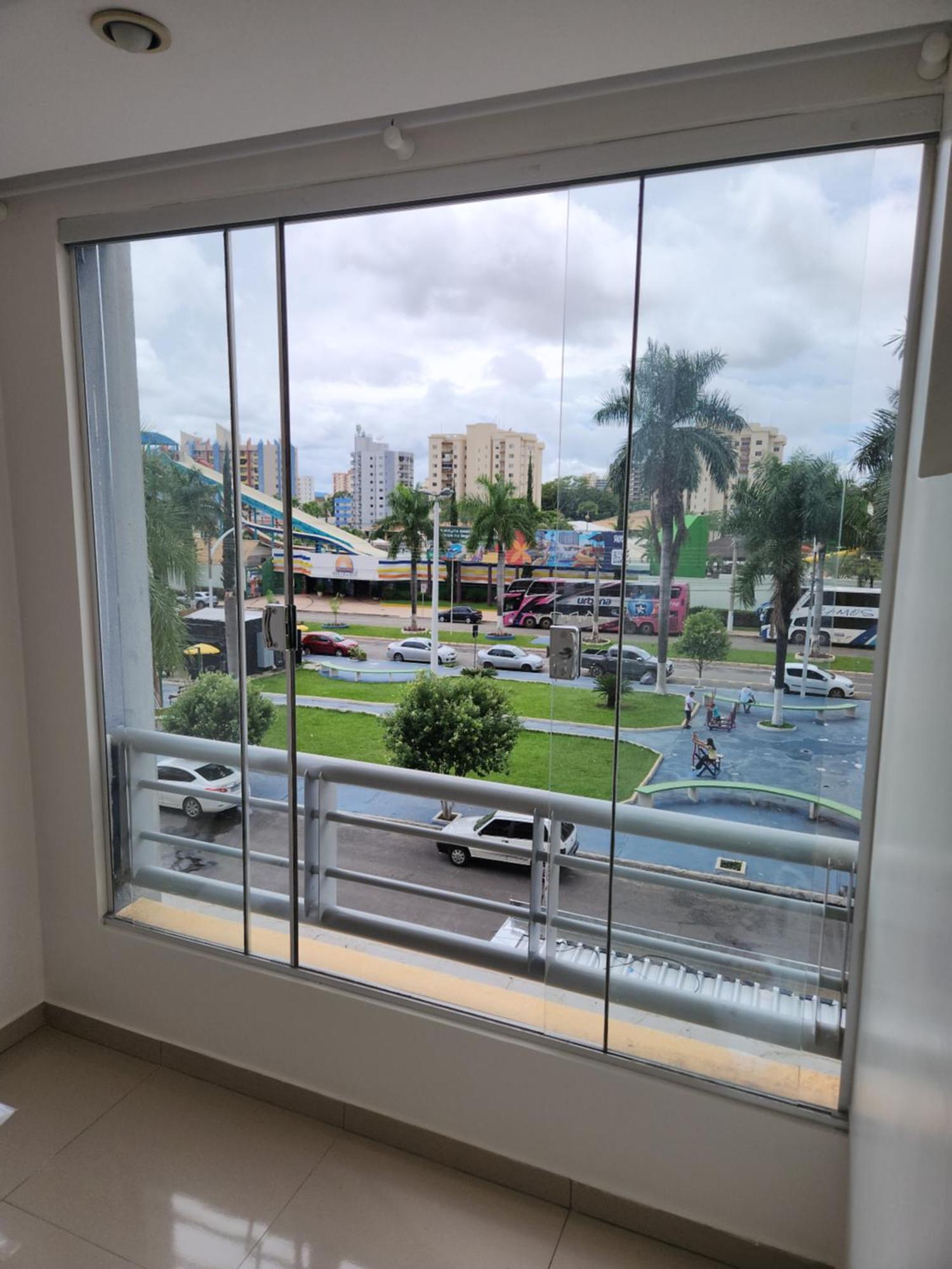 Piscinas Termais De Poco, Em Frente Bares Vips E Badalados, Do Sesc, Varios Restaurantes Tops Ao Redor, Atendimento Com Area De Laser Totalmente Renovada, Nao Paga Pulseira De Entrada, Varanda Do Ap Em Frente A Praca Da Virada De Ano *